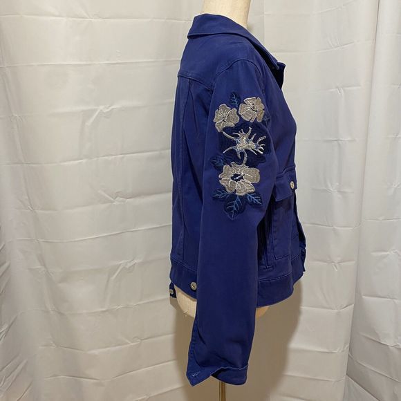 LULAROE Women's Blue Stretch Jean Jacket Size L Embroidered Flower Pockets - Picture 7 of 10